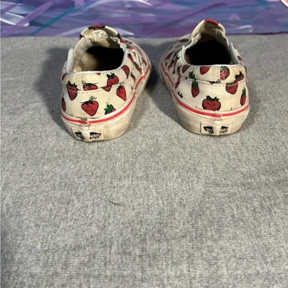 Vans Kids Strawberry Print Slip-On Sneakers - Picture 5 of 9